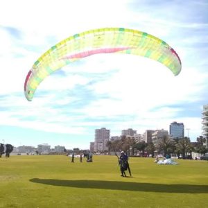 paragliding landing in cape town